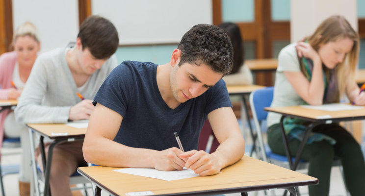 estudiante opositando a policia municipal de Madrid